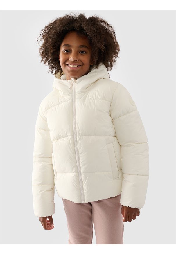 4f - 4F Kurtka puchowa z wypełnieniem syntetycznym dziewczęca - biała 134 (8-9 lat). Okazja: na co dzień. Typ kołnierza: kaptur, kołnierzyk stójkowy. Kolor: biały. Materiał: syntetyk, puch. Długość: długie. Wzór: gładki. Sezon: zima, lato. Styl: klasyczny, casual, sportowy