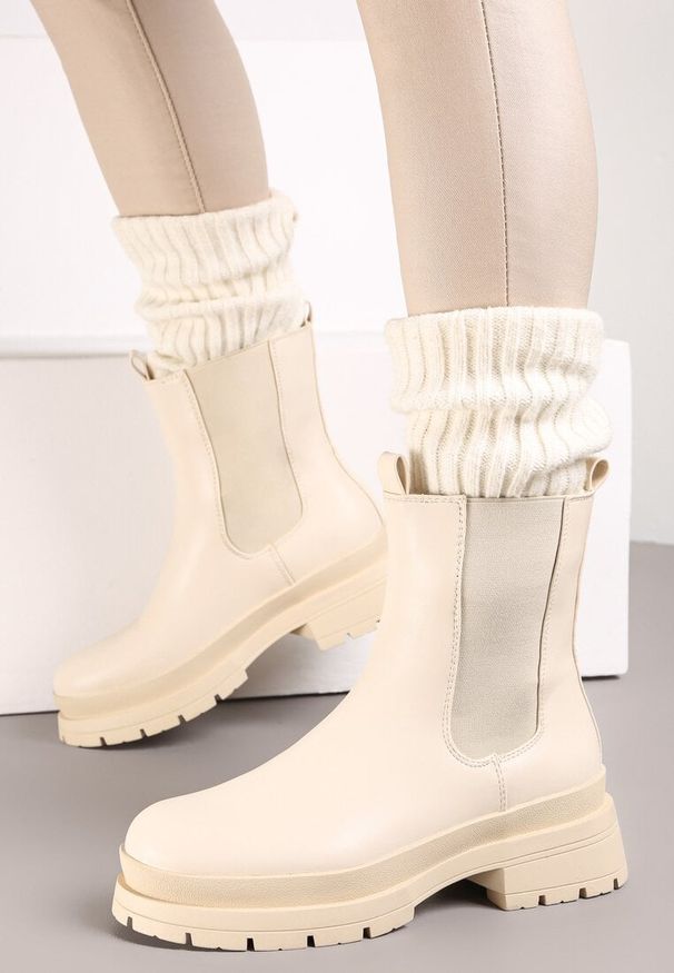 Born2be - Beżowe Botki Semenope. Wysokość cholewki: za kostkę. Zapięcie: bez zapięcia. Kolor: beżowy. Materiał: materiał. Szerokość cholewki: normalna. Wzór: aplikacja. Obcas: na płaskiej podeszwie