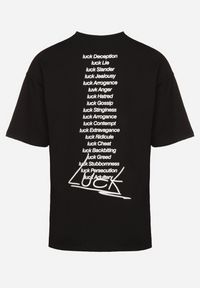 Born2be - Czarna Koszulka T-shirt z Nadrukiem z Przodu i na Plecach Ninarelia. Okazja: na co dzień. Kolor: czarny. Wzór: nadruk. Styl: casual #5