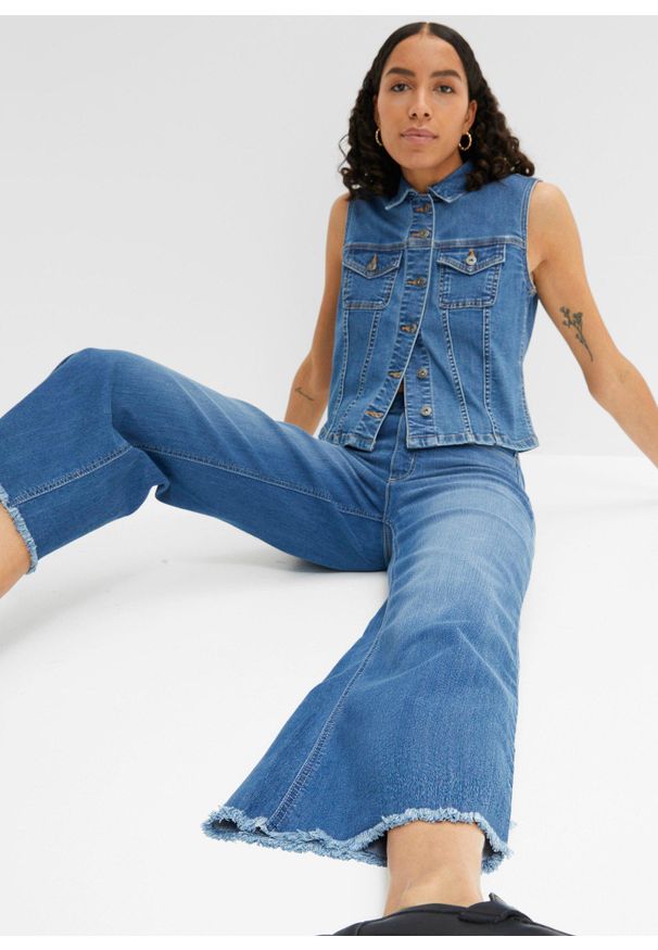bonprix - Jeansy 7/8 wide fit. Kolor: niebieski