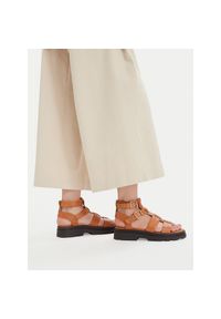 Sandały Clarks. Kolor: brązowy #1