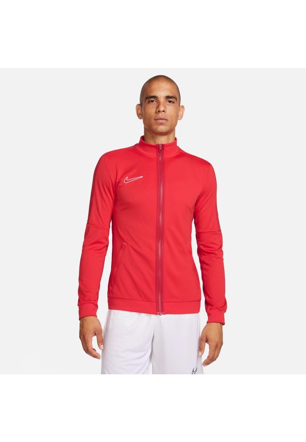 Bluza treningowa męska Nike Academy 23. Kolor: czerwony, wielokolorowy, biały. Materiał: poliester, włókno. Sport: fitness