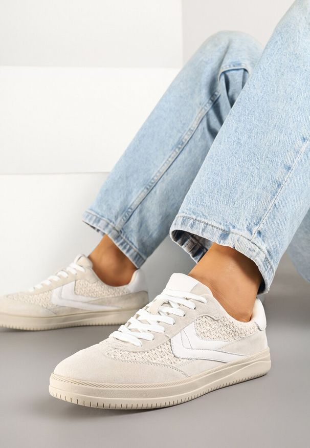 Born2be - Jasnobeżowe Skórzane Sneakersy w Stylu Klasycznych Tenisówek Falithiela. Okazja: na co dzień. Kolor: beżowy. Materiał: skóra. Szerokość cholewki: normalna