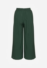 Renee - Ciemnozielone Spodnie High Waist z Szerokimi Nogawkami z Wiskozą Wykończone Gumką w Talii Crisantas. Okazja: na co dzień, na spotkanie biznesowe, na spacer. Stan: podwyższony. Kolor: zielony. Materiał: wiskoza. Styl: casual, biznesowy, elegancki #4
