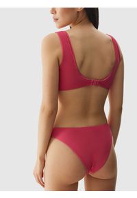 4f - Dół od bikini damski - różowy. Kolor: różowy. Materiał: elastan, włókno, syntetyk, materiał. Wzór: jednolity