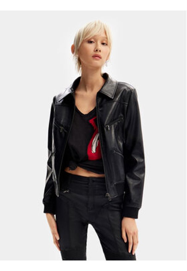 Desigual Spodnie z imitacji skóry Oslo 24SWPW26 Czarny Slim Fit. Kolor: czarny. Materiał: skóra