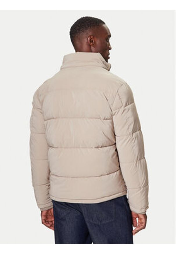 Guess Kurtka zimowa M4BL21 WGJ42 Beżowy Regular Fit. Kolor: beżowy. Materiał: syntetyk. Sezon: zima