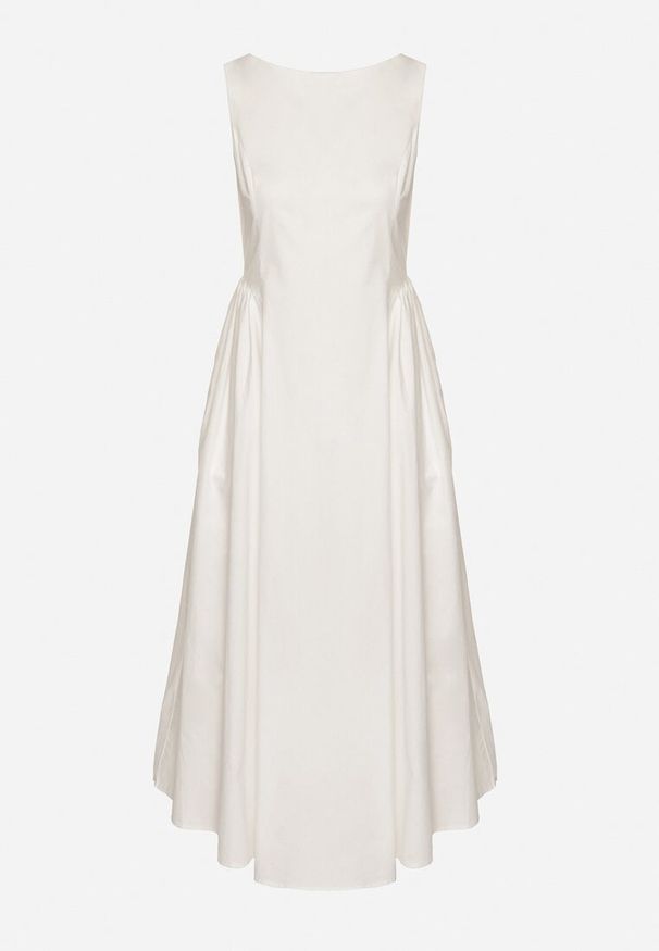 Born2be - Biała Sukienka Bawełniana o Rozkloszowanym Fasonie z Dekoltem Łódką i Kieszeniami Elenira. Typ kołnierza: dekolt w łódkę. Kolor: biały. Materiał: bawełna. Typ sukienki: rozkloszowane. Styl: elegancki