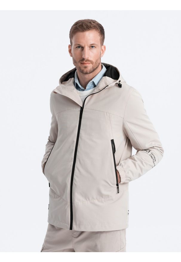 Beżowa kurtka Ombre Clothing na wiosnę