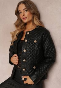 Renee - Czarna Pikowana Kurtka ze Skóry Ekologicznej z Guzikami Pasania. Kolor: czarny. Materiał: skóra ekologiczna. Wzór: aplikacja. Styl: elegancki