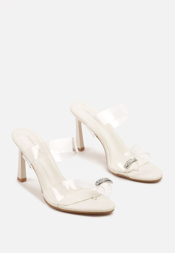 Renee - Jasnobeżowe Klapki na Szpilce z Przezroczystymi Paskami Salirea. Okazja: na co dzień. Kolor: beżowy. Materiał: jeans. Obcas: na szpilce. Styl: casual, elegancki