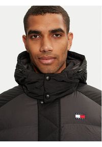 Tommy Jeans Kurtka puchowa DM0DM19999 Czarny Regular Fit. Kolor: czarny. Materiał: syntetyk #7