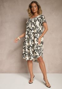 Renee - Czarna Sukienka z Wiskozy z Kwiatowym Wzorem w Ornamentalnym Stylu Tosmina. Okazja: na co dzień, na imprezę. Kolor: czarny. Materiał: wiskoza. Długość rękawa: krótki rękaw. Wzór: kwiaty. Typ sukienki: proste. Styl: elegancki, casual #3