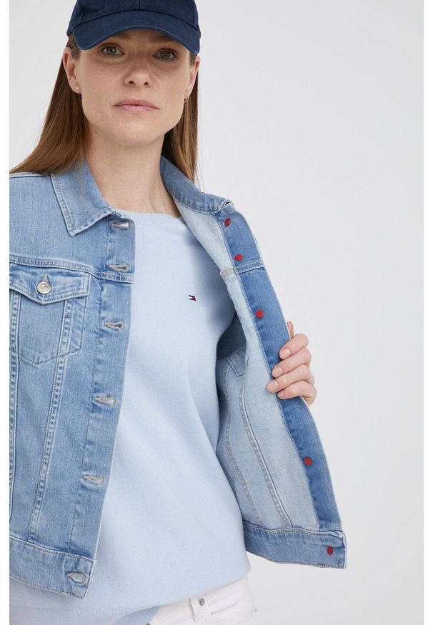 TOMMY HILFIGER - Tommy Hilfiger kurtka jeansowa damska przejściowa. Okazja: na co dzień. Kolor: niebieski. Materiał: jeans. Styl: casual