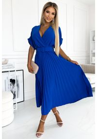 Numoco - Chabrowa Plisowana Długa Sukienka z Kimonowymi Rękawami. Kolor: niebieski. Materiał: poliester. Długość: maxi