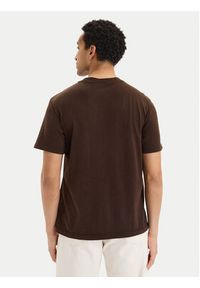 Calvin Klein Jeans T-Shirt LV04RB824G Brązowy ciemny Regular Fit. Kolor: brązowy. Materiał: bawełna #5