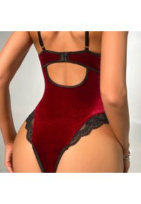 Intica - Body welurowe z koronkowym wykończeniem na specjalne okazje Graciete. Kolor: wielokolorowy. Materiał: koronka, welur. Wzór: koronka #2