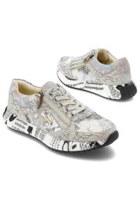 Szare Sneakersy Laura Vita Eleganckie Obuwie Damskie. Zapięcie: sznurówki. Kolor: szary. Szerokość cholewki: normalna. Wzór: aplikacja, kwiaty, nadruk. Styl: elegancki #5