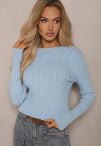 Renee - Jasnoniebieski Sweter z Wiskozą i Ozdobnym Splotem Saviana. Okazja: na co dzień. Kolor: niebieski. Materiał: wiskoza. Długość rękawa: długi rękaw. Długość: długie. Wzór: ze splotem. Styl: elegancki, casual #4