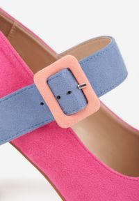 Renee - Fuksjowe Czółenka na Słupku z Metalicznymi Wstawkami i Paskiem Enavina. Okazja: na co dzień. Zapięcie: pasek. Kolor: różowy. Materiał: satyna, jedwab. Sezon: wiosna, lato. Obcas: na słupku. Styl: casual #7