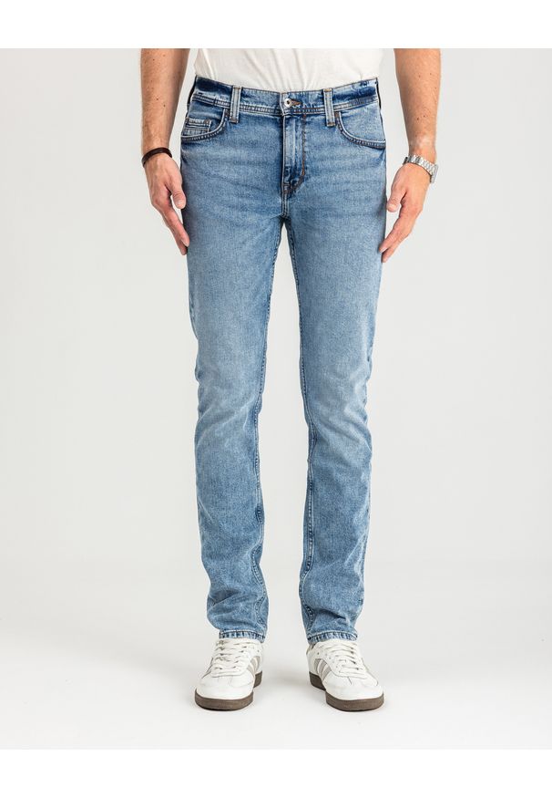 Mustang - MUSTANG VEGAS SLIM MĘSKIE SPODNIE JEANSOWE JEANSY DŻINSY DENIM BLUE 1015043 5000 202. Okazja: na co dzień. Materiał: denim, jeans. Styl: casual