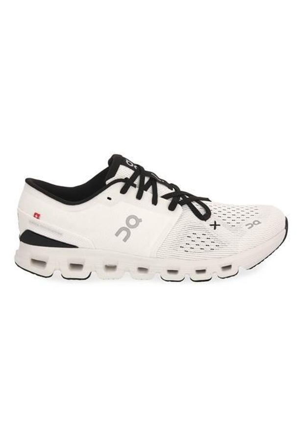 On Running - Buty do biegania męskie On Cloud X 4. Zapięcie: sznurówki. Kolor: biały. Materiał: guma, syntetyk, tkanina, materiał. Szerokość cholewki: normalna