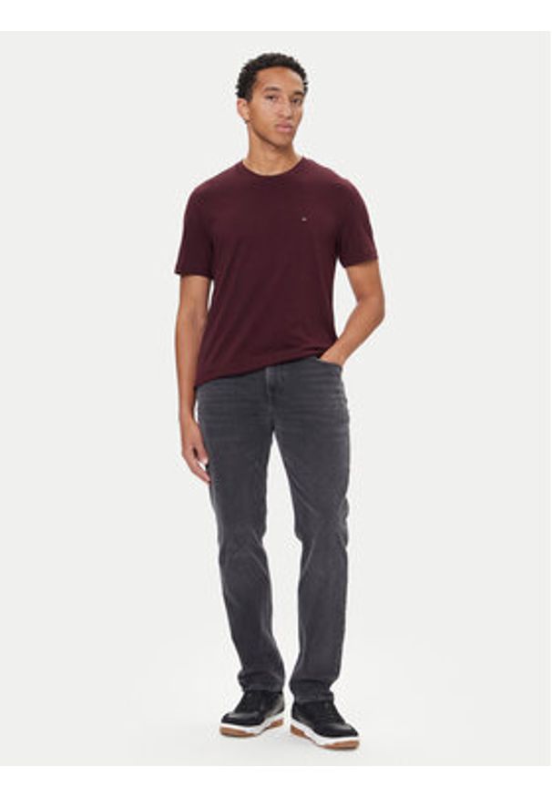 TOMMY HILFIGER - Tommy Hilfiger T-Shirt Ess Seasonal MW0MW39995 Bordowy Regular Fit. Kolor: czerwony. Materiał: bawełna