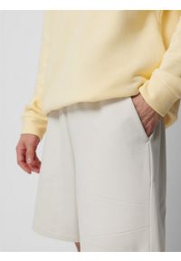 outhorn - Spodenki dresowe męskie - kremowe. Kolor: kremowy. Materiał: dresówka #2