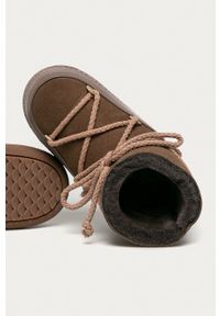 Inuikii - Śniegowce skórzane. Nosek buta: okrągły. Kolor: brązowy. Materiał: skóra. Obcas: na platformie
