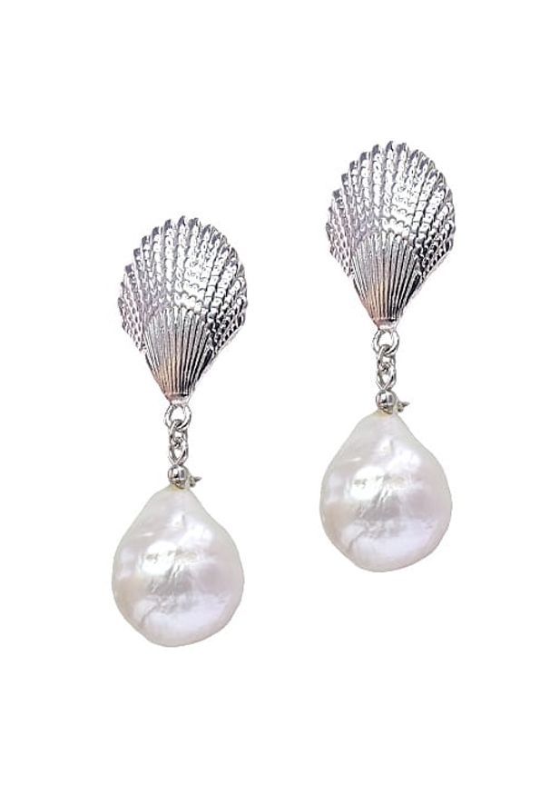Braccatta - MARINA kolczyki srebrne wiszące duże białe perły barokowe sztyft. Materiał: srebrne. Kolor: biały, srebrny, wielokolorowy. Wzór: aplikacja. Kamień szlachetny: perła