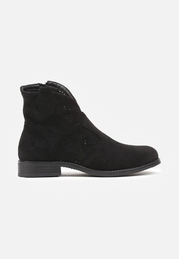 Born2be - Czarne Płaskie Botki Ażurowe w Stylu Boho Revalira. Okazja: do pracy. Kolor: czarny. Materiał: satyna. Wzór: ażurowy. Styl: boho