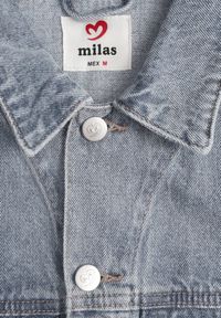 Renee - Niebieska Kurtka Jeansowa o Casualowym Fasonie Belissen. Okazja: na co dzień. Kolor: niebieski. Materiał: jeans. Styl: casual, boho #4