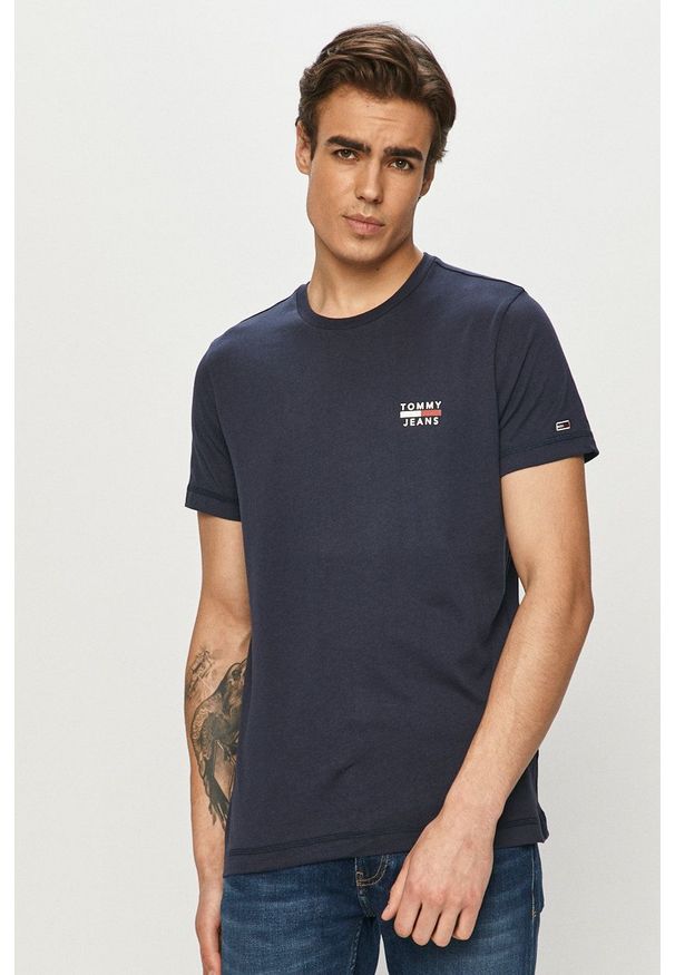 Tommy Jeans - T-shirt DM0DM10099.4891. Okazja: na co dzień. Kolor: niebieski. Materiał: bawełna, dzianina. Styl: casual