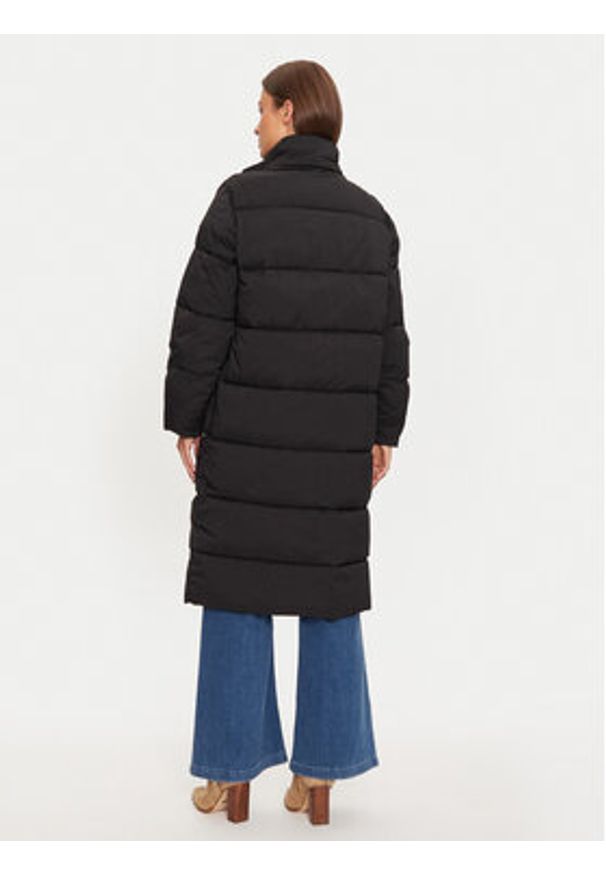 Guess Jeans Kurtka zimowa W4BL26 WGII2 Czarny Regular Fit. Kolor: czarny. Materiał: syntetyk. Sezon: zima