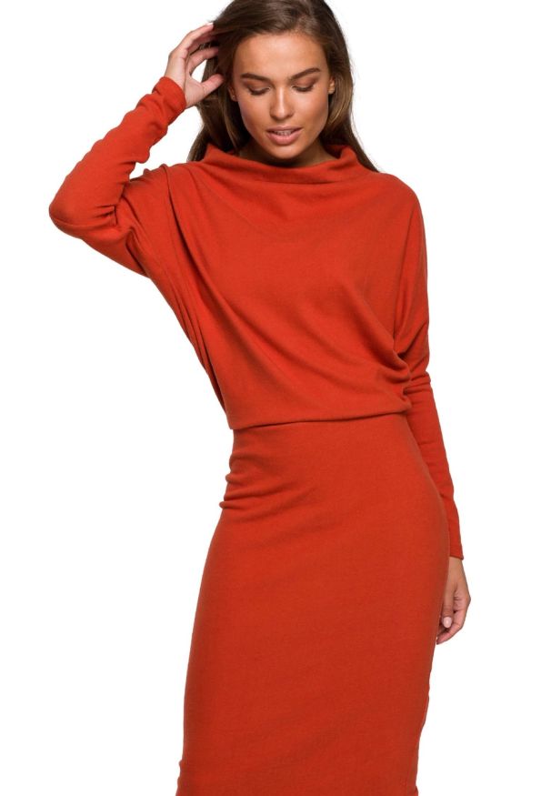 Stylove - Sukienka dzianinowa ołówkowa z nietoperzową górą ceglasta. Okazja: na co dzień, do pracy. Kolor: czerwony, brązowy. Materiał: dzianina. Sezon: wiosna, jesień. Typ sukienki: ołówkowe. Styl: casual