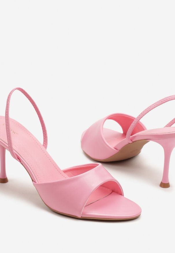 Renee - Fuksjowe Sandały Vices na Obcasie Typu Szpilka z Elastycznym Paskiem Evastaria. Okazja: na co dzień. Zapięcie: pasek. Kolor: różowy. Materiał: jeans. Obcas: na obcasie. Styl: wizytowy, elegancki, casual. Wysokość obcasa: średni