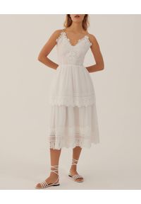 Marella - MARELLA - Biała muślinowa sukienka Pelago. Typ kołnierza: dekolt kwadratowy. Kolor: biały. Materiał: koronka. Długość rękawa: na ramiączkach. Wzór: aplikacja. Typ sukienki: rozkloszowane. Długość: midi #1