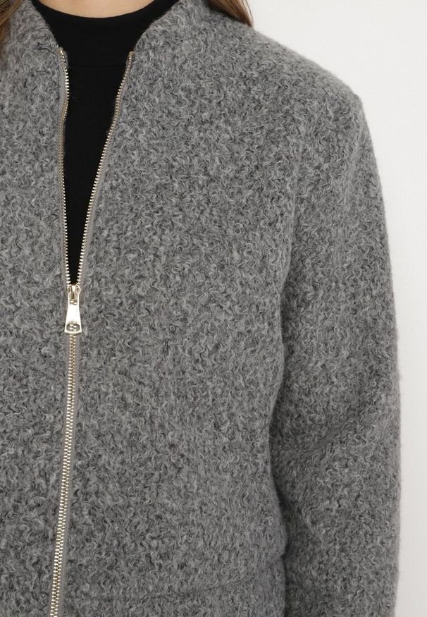 Born2be - Szara Kurtka Ocieplana z Suwakiem Nerelivia. Kolor: szary. Materiał: jeans. Wzór: aplikacja. Styl: elegancki