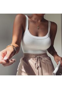 Intica - Body prążkowane na ramiączkach eleganckie i wygodne Viia. Kolor: czarny. Materiał: prążkowany #3