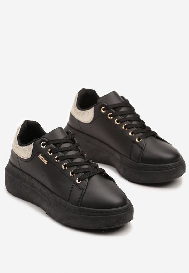 Born2be - Czarno-Złote Sneakersy na Grubej Podeszwie z Metalicznymi Zdobieniami Zarilna. Okazja: na co dzień. Kolor: czarny. Materiał: jeans. Wzór: aplikacja