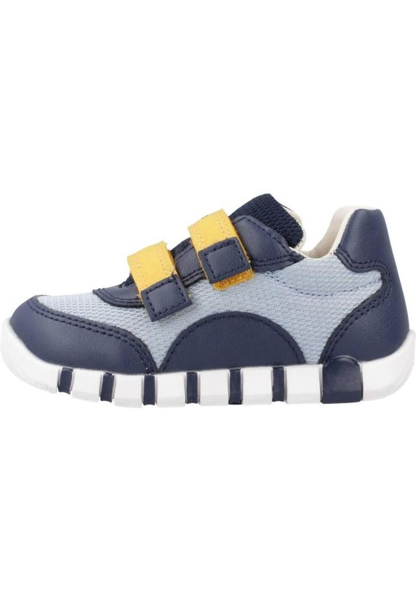 Tenisówki Geox Model B Iupidoo B Kolor Niebieski. Kolor: niebieski. Materiał: skóra