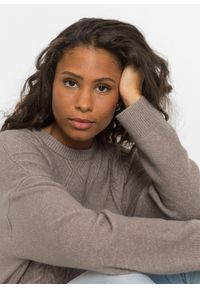 bonprix - Sweter oversize w warkocze. Kolor: brązowy #2