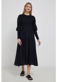 GESTUZ - Gestuz sukienka kolor czarny maxi rozkloszowana. Kolor: czarny. Materiał: tkanina, materiał, wiskoza. Długość rękawa: długi rękaw. Długość: maxi