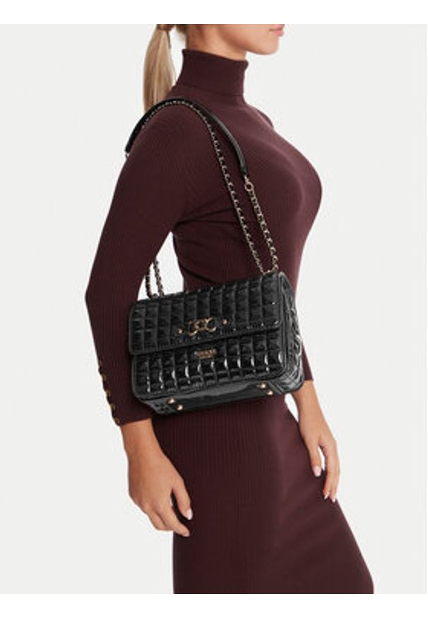 Guess Torebka Nadira HWQT84 24210 Czarny. Kolor: czarny. Materiał: skórzane