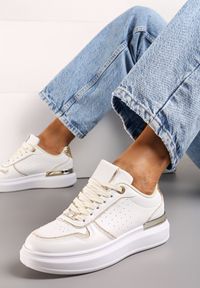 Renee - Beżowo-Białe Sneakersy na Platformie Ozdobione Brokatem i Metaliczną Wstawką Mexia. Kolor: beżowy. Wzór: aplikacja. Obcas: na platformie #2