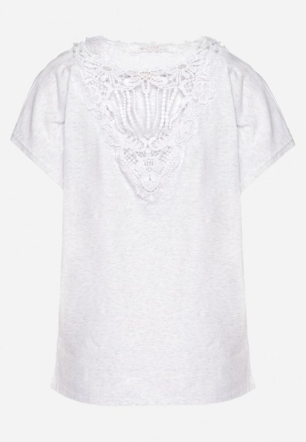 Born2be - Jasnoszary Bawełniany T-shirt Nietoperz z Perłami i Koronką Eleziria. Okazja: na co dzień. Kolor: szary. Materiał: bawełna, koronka. Wzór: koronka. Styl: casual