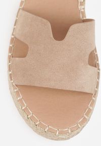 Renee - Beżowe Sandały VICES na Koturnie z Plecionką i Wycięciami przy Cholewce Celanele. Okazja: na co dzień. Zapięcie: sprzączka. Kolor: beżowy. Wzór: ażurowy. Sezon: lato. Obcas: na koturnie. Styl: wakacyjny, casual, elegancki #9