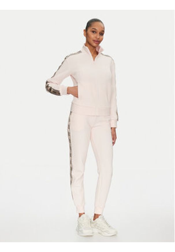 Guess Bluza V2YQ16 KB3P2 Różowy Regular Fit. Kolor: różowy. Materiał: syntetyk