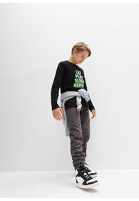 bonprix - Spodnie ocieplane chłopięce z gumką w talii, regular fit. Kolor: szary