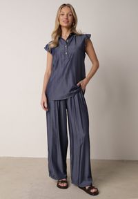 Born2be - Granatowy Komplet z Wiskozą Szerokie Spodnie i Bluzka z Kołnierzykiem Nautiviane. Kolekcja: plus size. Kolor: niebieski. Materiał: wiskoza. Wzór: gładki #1